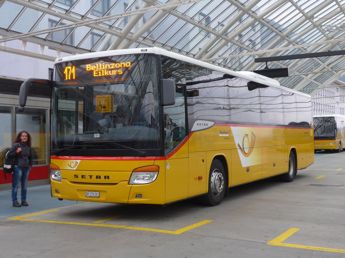 (174'937) - PostAuto Graubnden - GR 170'161 - Setra am 18. September 2016 in Chur, Postautostation