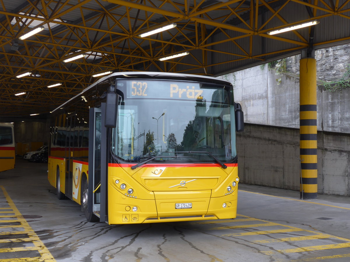 (174'941) - PostAuto Graubnden - GR 170'439 - Volvo am 18. September 2016 in Thusis, Postautostation