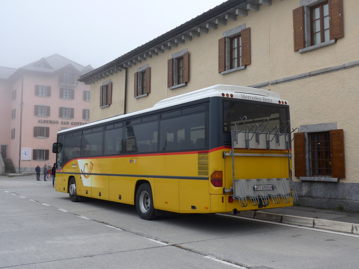 (175'016) - Marchetti, Airolo - TI 239'834 - Mercedes (ex AVG Meiringen Nr. 70) am 18. September 2016 in Gotthard, Passhhe