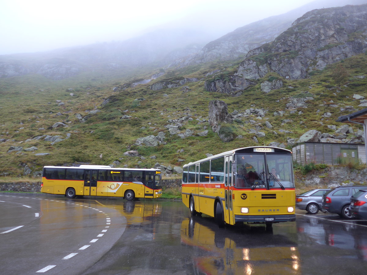 (175'038) - AVG Meiringen - Nr. 73/BE 171'453 - Setra + Nr. 74/BE 607'481 - Saurer/R&J (ex P 24'357) am 18. September 2016 in Susten, Steingletscher