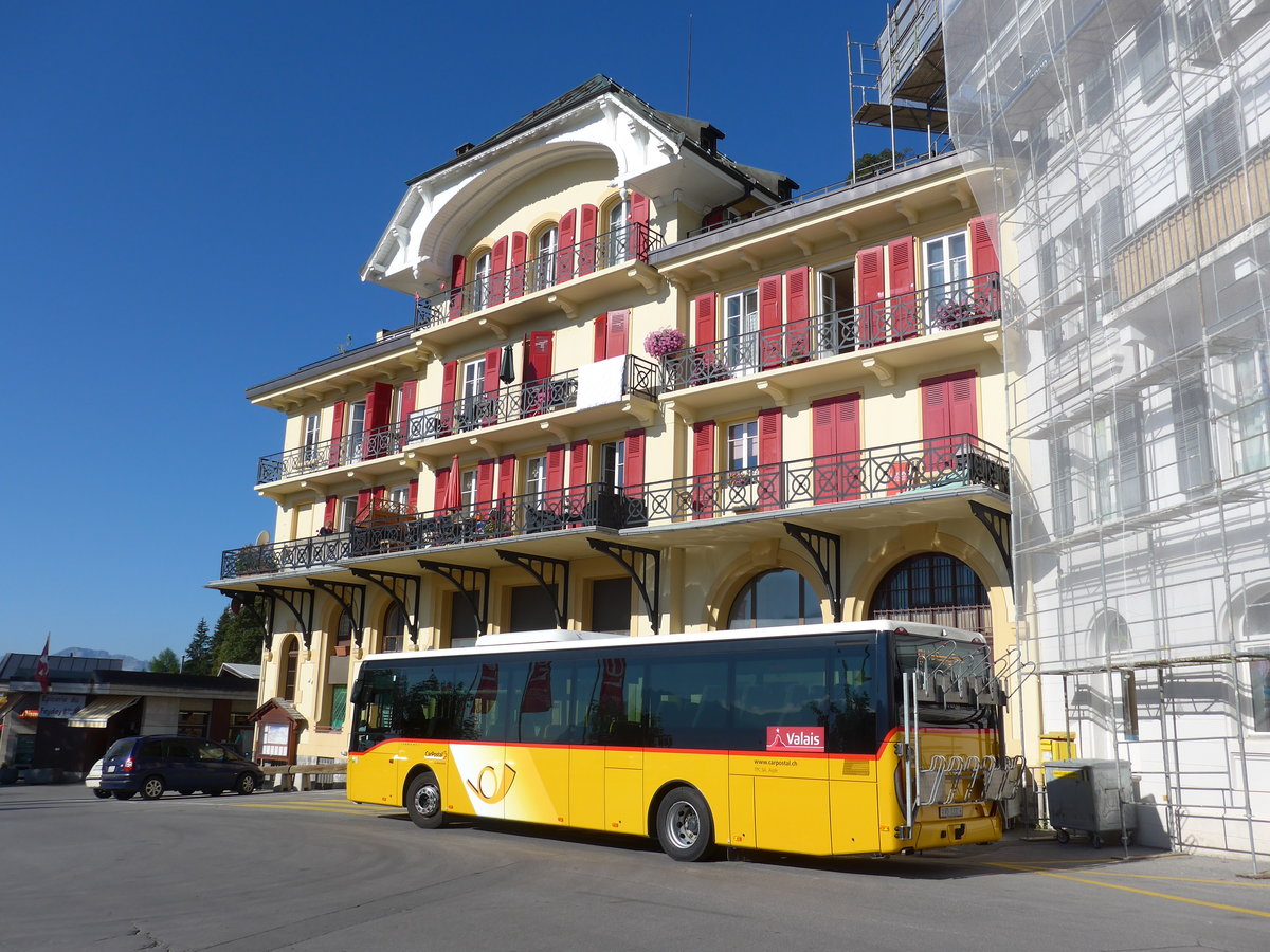 (175'077) - TPC Aigle - VD 1332 - Iveco am 24. September 2016 beim Bahnhof Leysin-Feydey