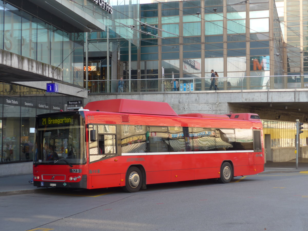 (175'253) - Bernmobil, Bern - Nr. 123/BE 624'123 - Volvo am 26. September 2016 beim Bahnhof Bern