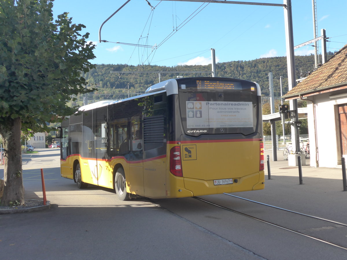 (175'394) - CarPostal Ouest - Nr. 6/JU 36'947 - Mercedes am 2. Oktober 2016 beim Bahnhof Glovelier