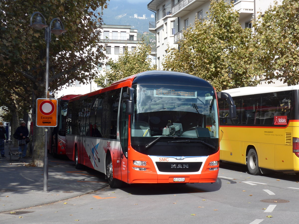 (175'568) - SMC Montana - Nr. 34/VS 224'534 - MAN am 9. Oktober 2016 beim Bahnhof Sierre (prov. Haltestelle)