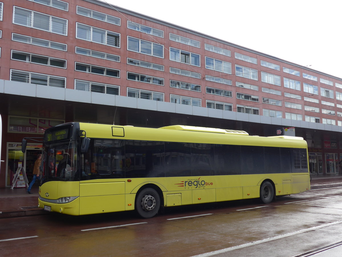 (175'738) - Heiss, Hall - IL 574 IZ - Solaris am 18. Oktober 2016 beim Bahnhof Innsbruck