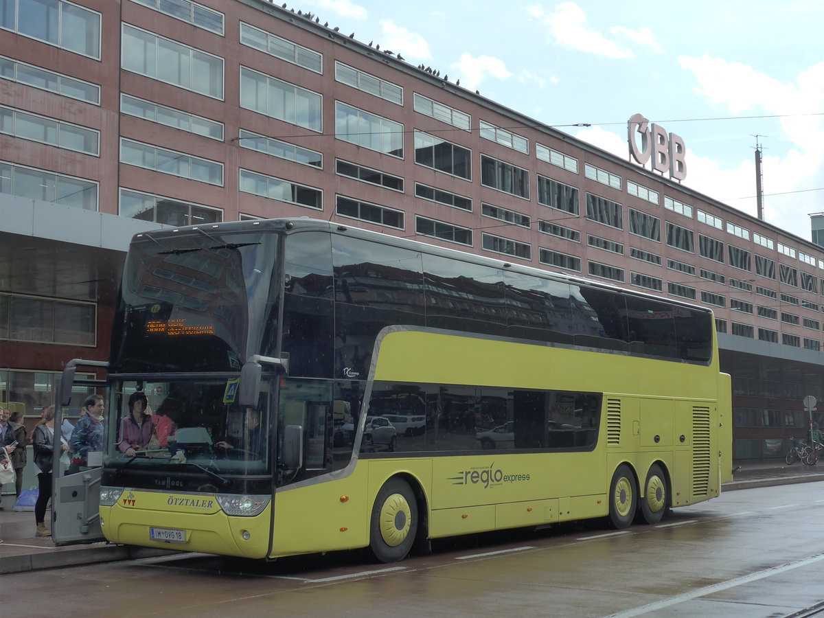 (175'796) - VG Slden - IM OVG 18 - Van Hool am 18. Oktober 2016 beim Bahnhof Innsbruck