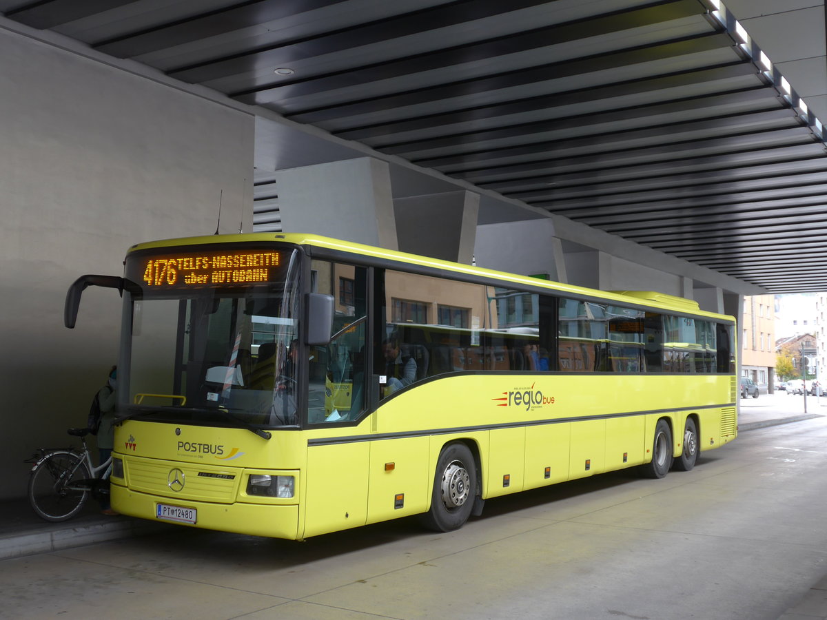 (176'137) - PostBus - PT 12'480 - Mercedes am 21. Oktober 2016 beim Bahnhof Innsbruck