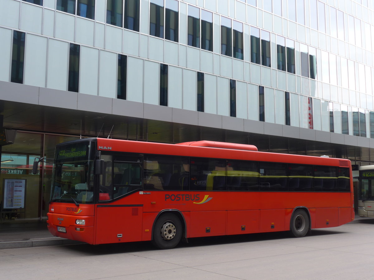 (176'146) - PostBus - W 1409 BB - MAN am 21. Oktober 2016 beim Bahnhof Innsbruck