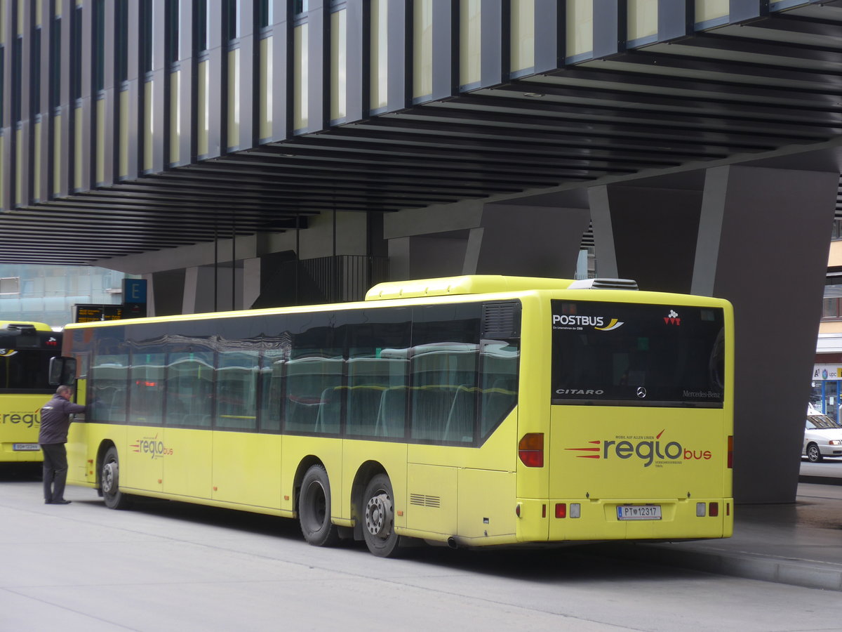 (176'181) - PostBus - PT 12'317 - Mercedes am 21. Oktober 2016 beim Bahnhof Innsbruck