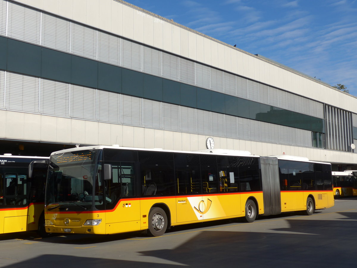 (176'237) - Steiner, Ortschwaben - Nr. 3/BE 83'880 - Mercedes am 22. Oktober 2016 in Bern, Postautostation