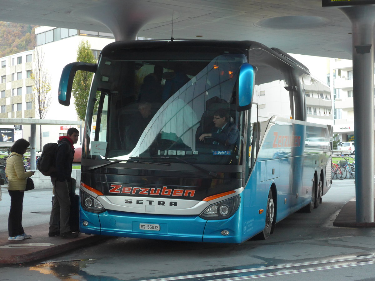 (176'353) - Zerzuben, Visp-Eyholz - Nr. 11/VS 55'832 - Setra am 30. Oktober 2016 beim Bahnhof Visp