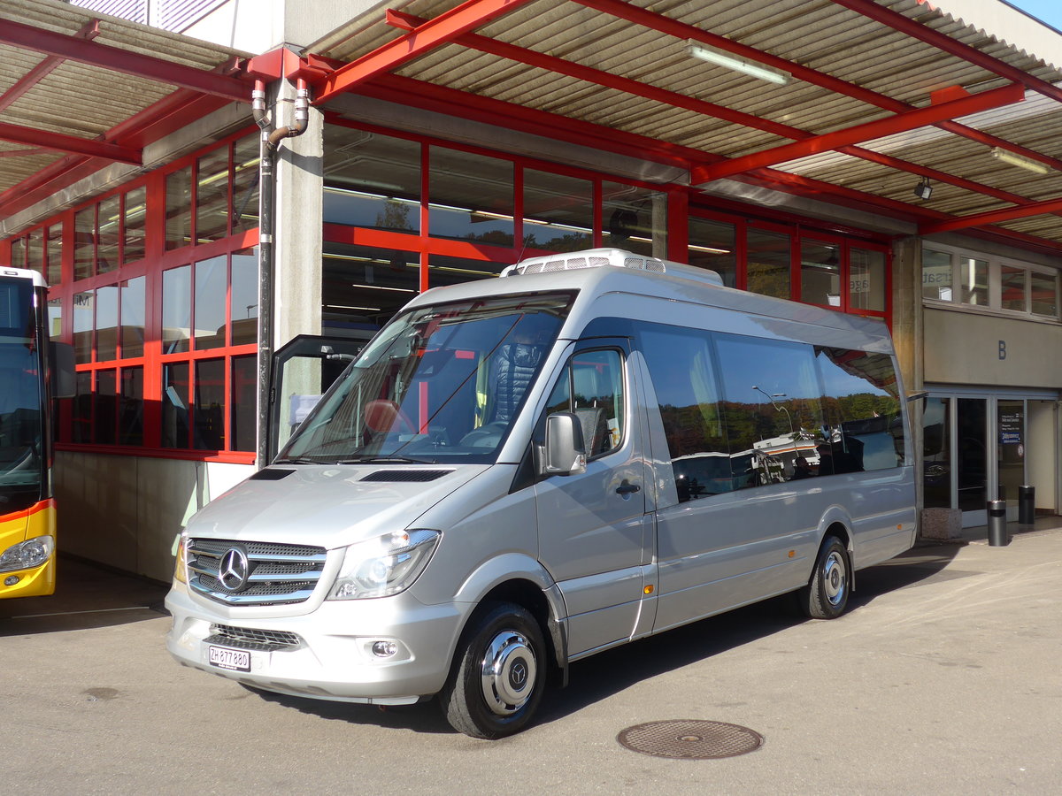 (176'513) - Welti-Furrer, Bassersdorf - ZH 877'880 - Mercedes am 4. November 2016 in Kloten, EvoBus