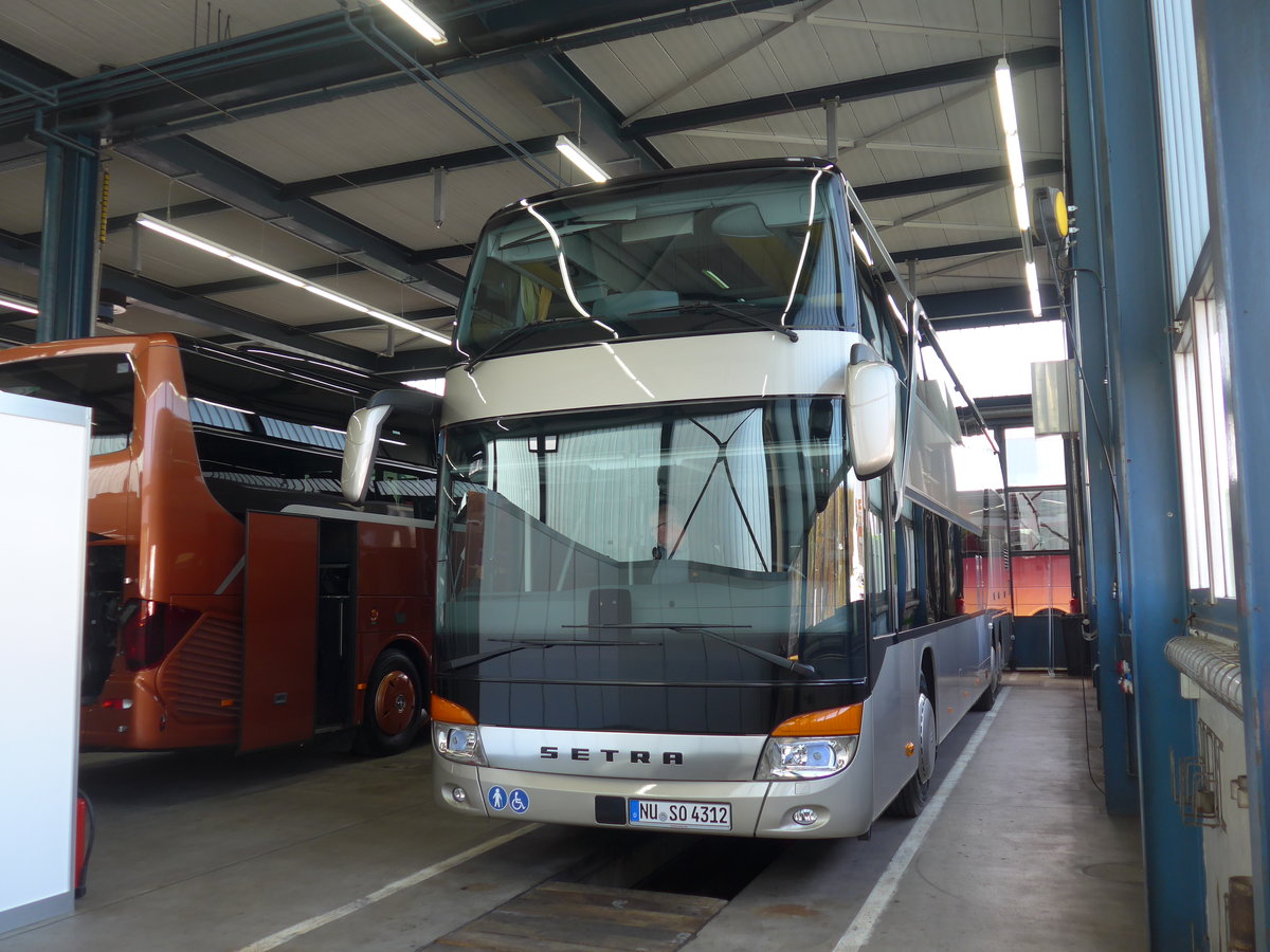 (176'522) - Aus Deutschland: Setra, Ulm - NU-SO 4312 - Setra am 4. November 2016 in Kloten, EvoBus