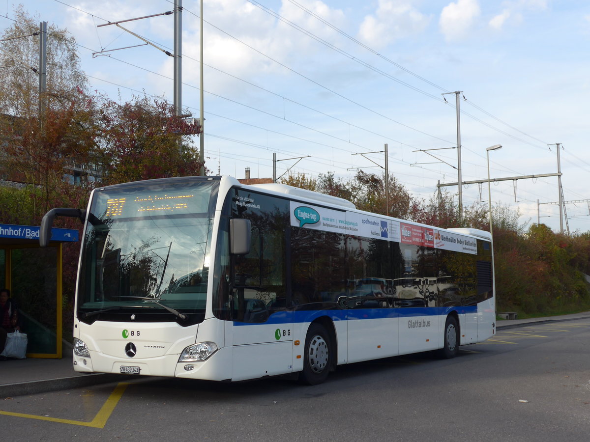 (176'550) - Maag, Kloten - Nr. 43/ZH 439'343 - Mercedes am 4. November 2016 in Dietlikon, Bahnhof/Bad