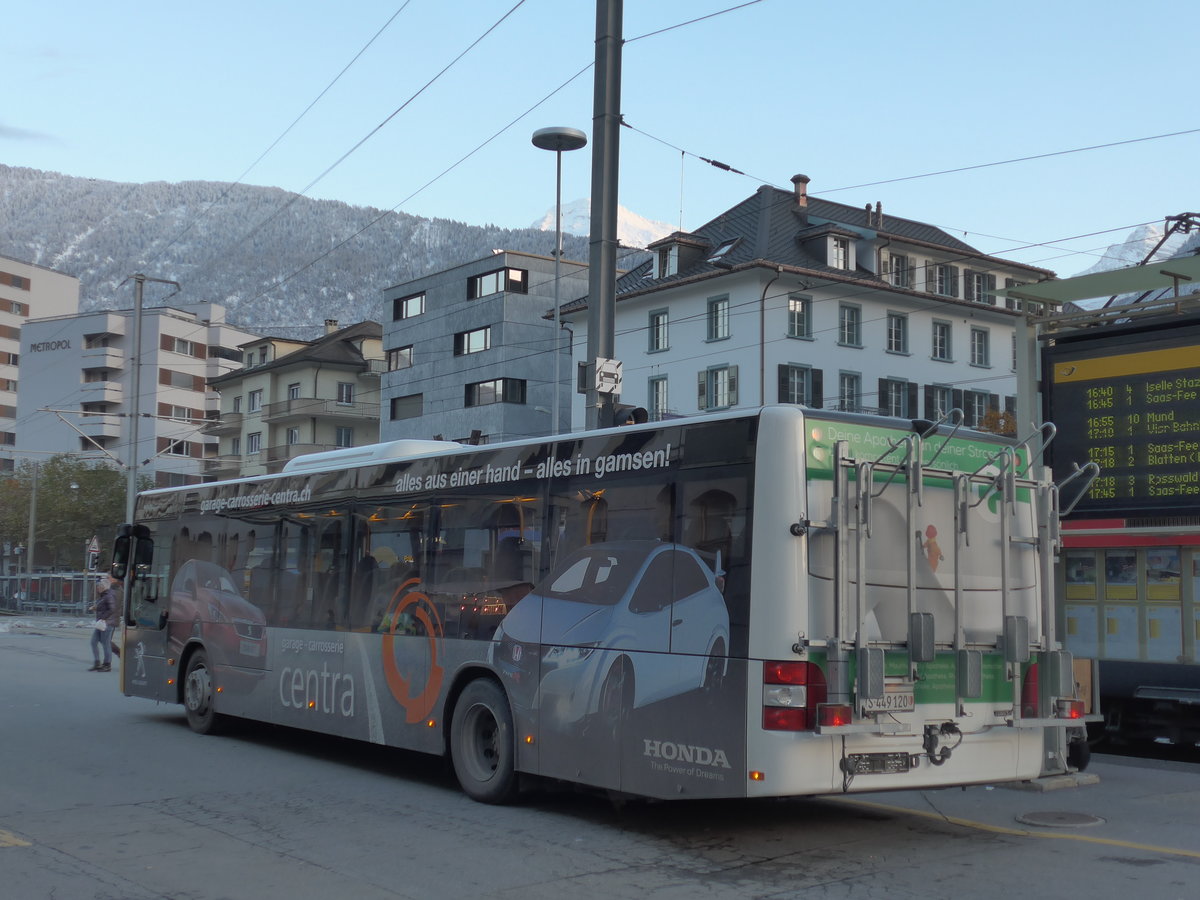 (176'637) - PostAuto Wallis - VS 449'120 - MAN am 12. November 2016 beim Bahnhof Brig