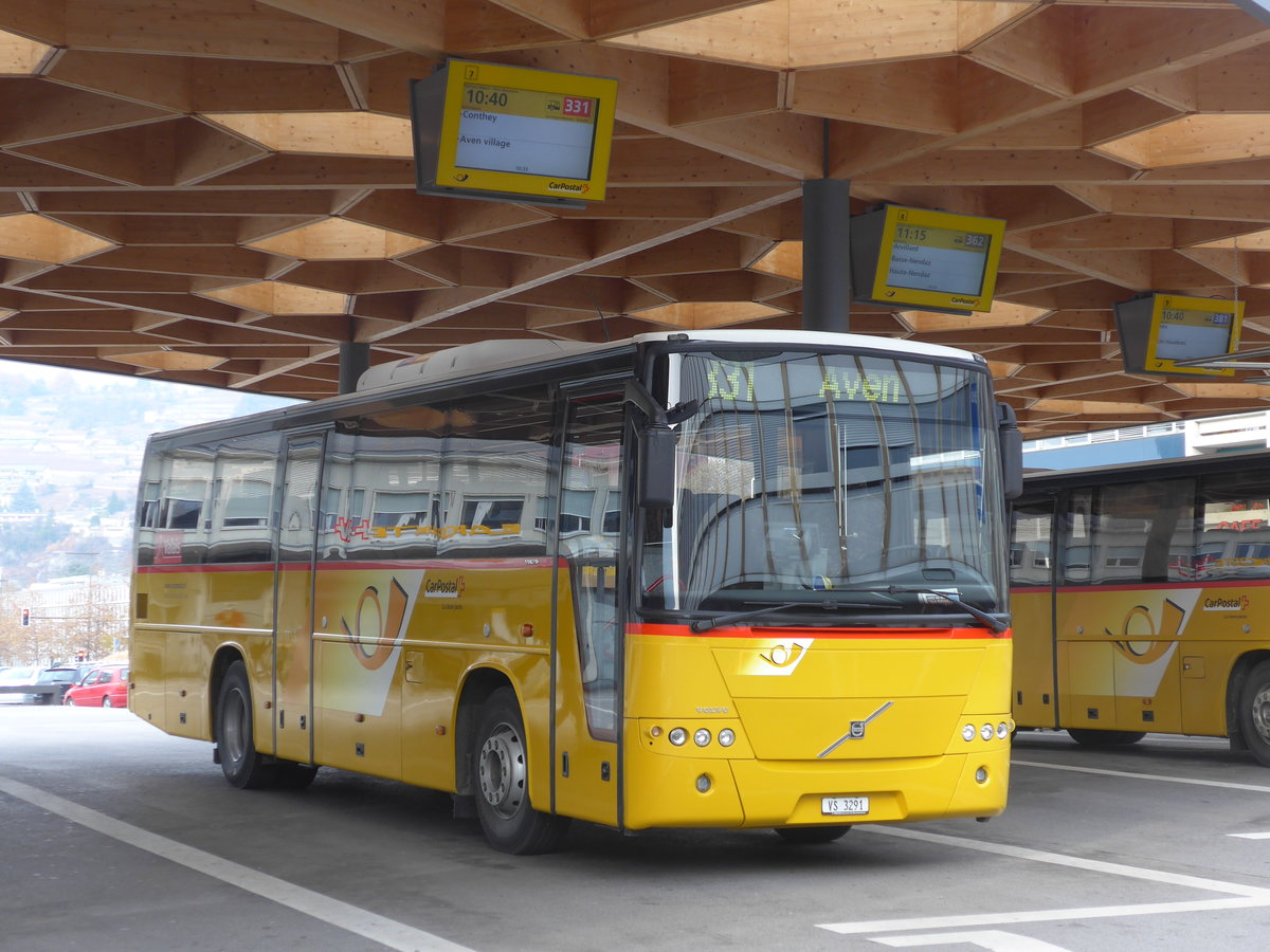 (176'735) - Evquoz, Erde - VS 3291 - Volvo am 26. November 2016 beim Bahnhof Sion