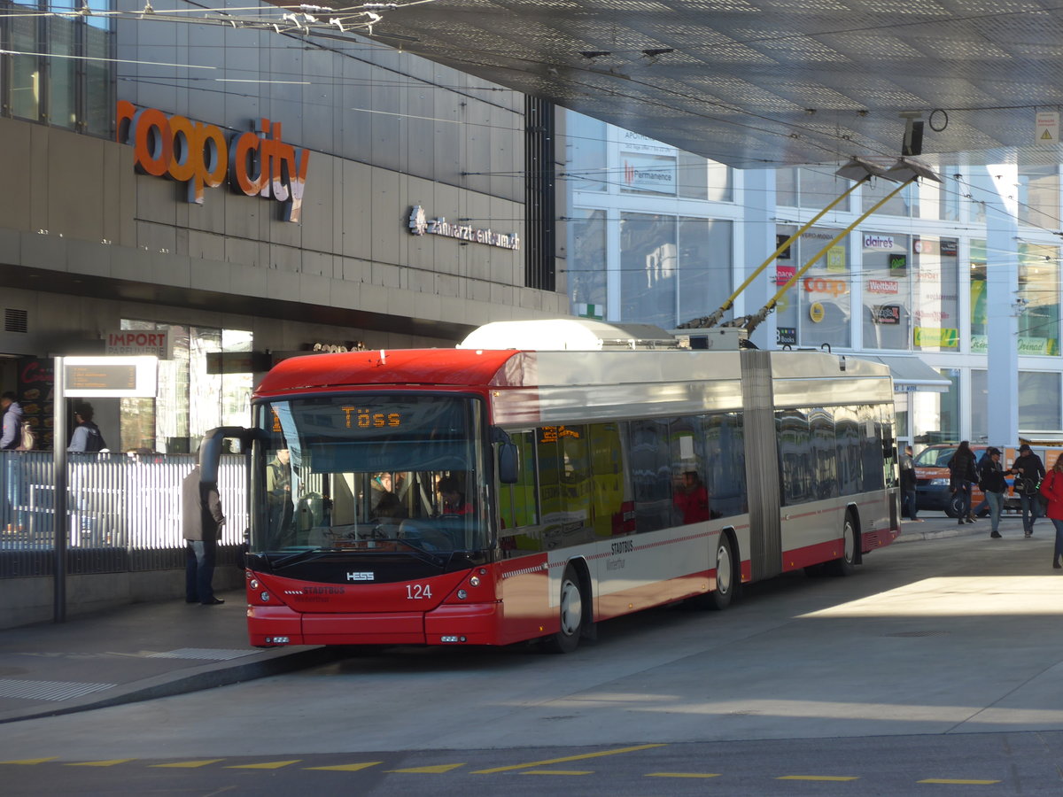 (176'779) - SW Winterthur - Nr. 124 - Hess/Hess Gelenktrolleybus am 28. November 2016 beim Hauptbahnhof Winterthur