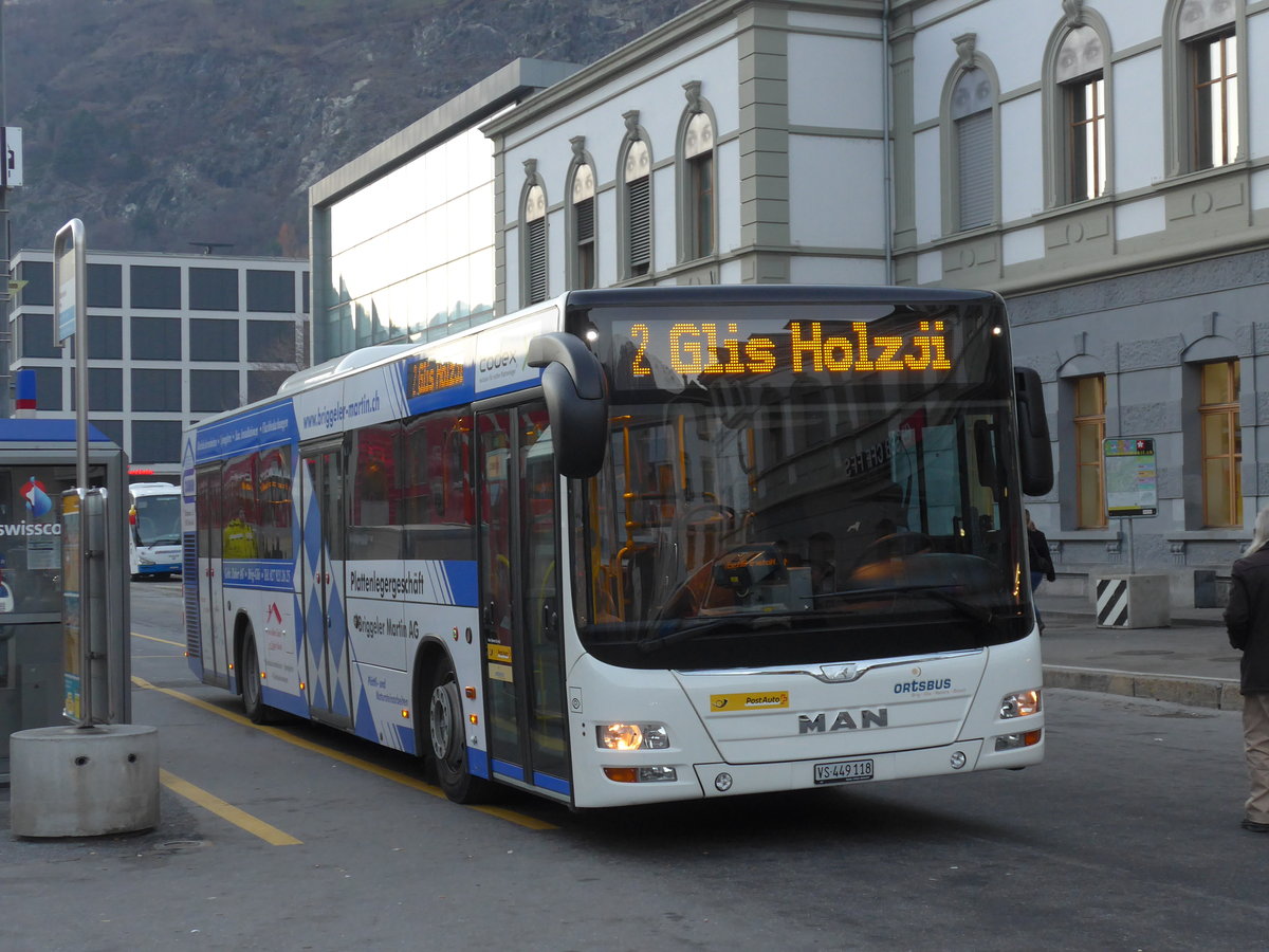 (176'859) - PostAuto Wallis - VS 449'118 - MAN am 4. Dezember 2016 beim Bahnhof Brig