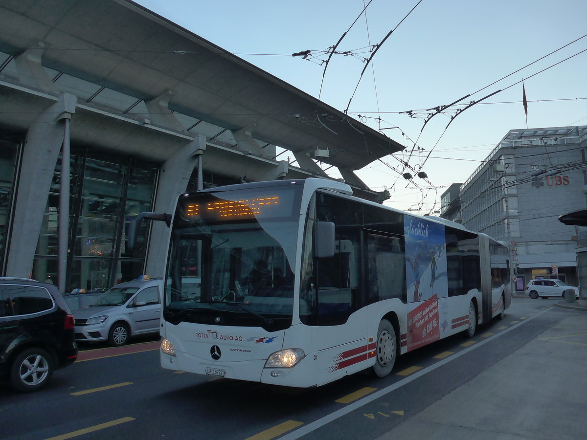 (177'133) - ARAG Ruswil - Nr. 35/LU 15'727 - Mercedes am 10. Dezember 2016 beim Bahnhof Luzern