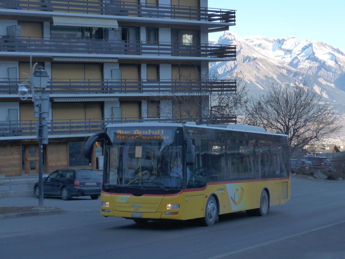 (177'243) - MOB Montreux - Nr. 12/VD 527'776 - MAN/Gppel am 18. Dezember 2016 in Haute-Nendaz, Tlcabine (Einsatz Lathion)