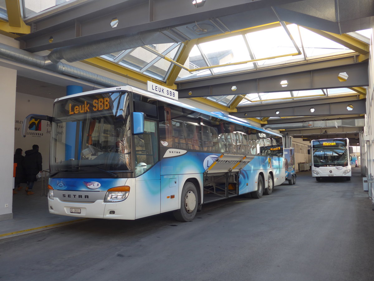 (177'386) - LLB Susten - Nr. 1/VS 38'001 - Setra am 26. Dezember 2016 in Leukerbad, Busbahnhof