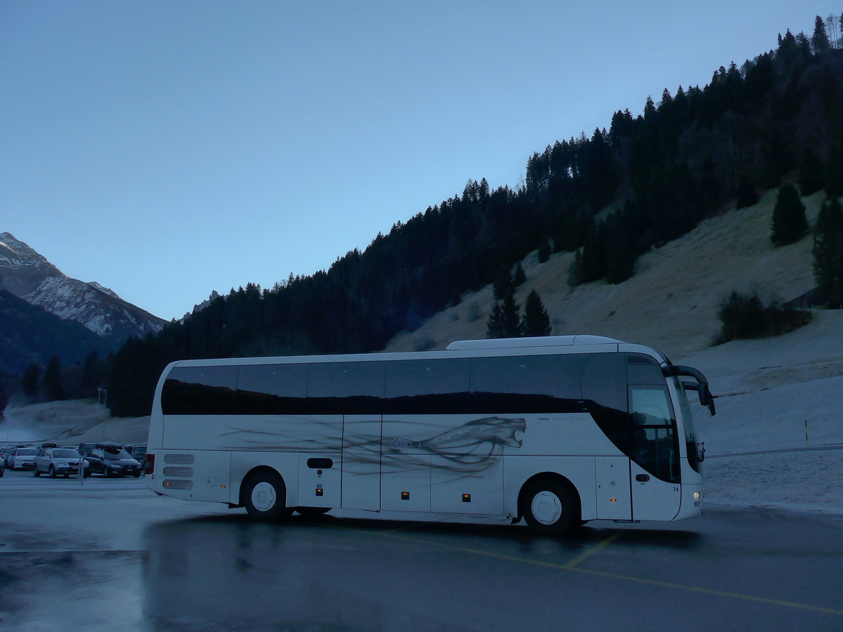 (177'437) - Aus Kroatien: ??? - Nr. 14/SB 5000-MA - MAN am 30. Dezember 2016 in Engelberg, Titlisbahnen