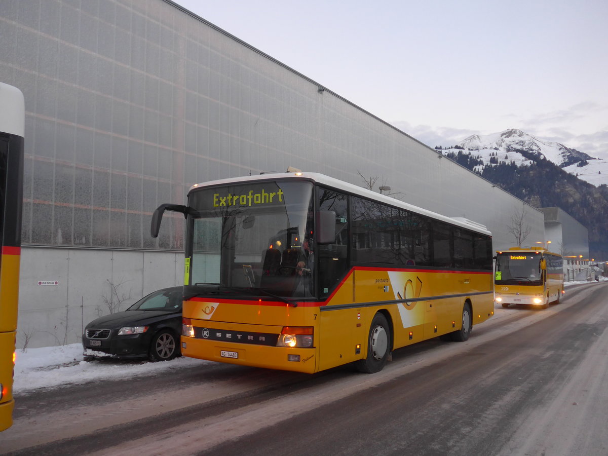 (177'609) - Tschannen, Zofingen - Nr. 7/AG 14'483 - Setra am 7. Januar 2017 beim Bahnhof Frutigen