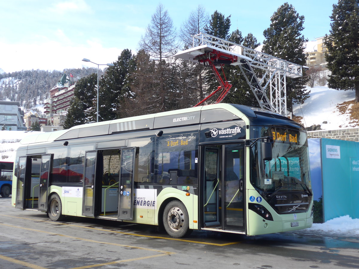 (178'405) - Aus Schweden: Keolis, Gteborg - Nr. 2036/GR 174'508 - Volvo am 9. Februar 2017 beim Bahnhof St. Moritz (Einsatz Chrisma)