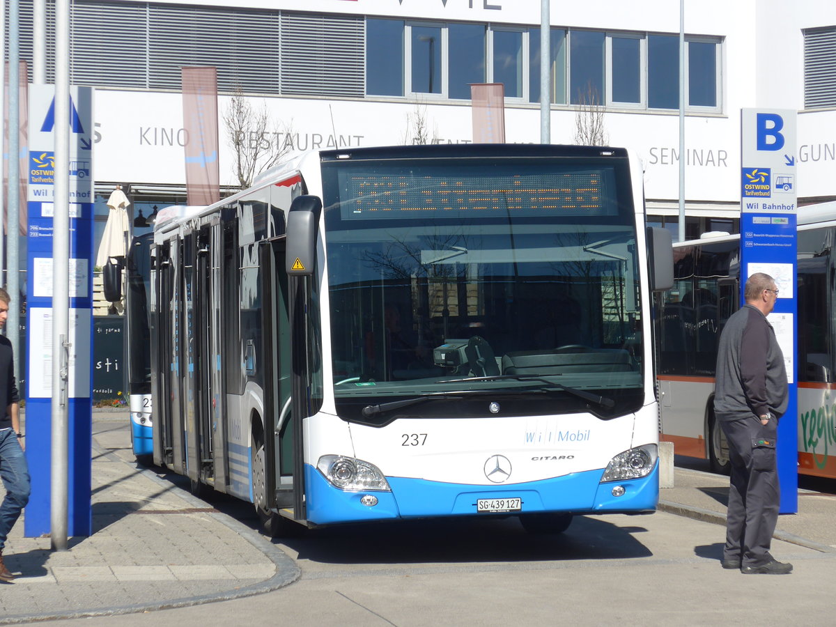 (179'224) - WilMobil, Wil - Nr. 237/SG 439'127 - Mercedes am 23. Mrz 2017 beim Bahnhof Wil