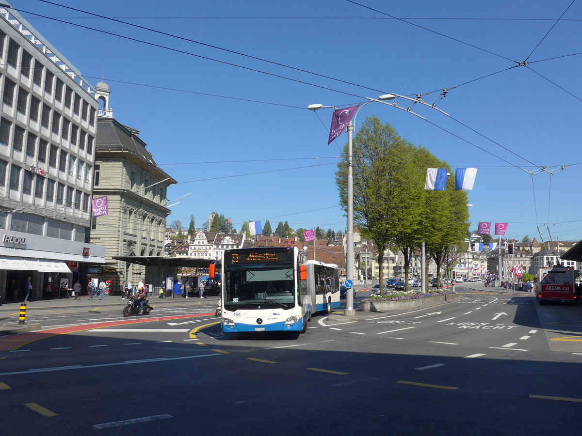 (179'471) - VBL Luzern - Nr. 164/LU 170'563 - Mercedes am 10. April 2017 beim Bahnhof Luzern