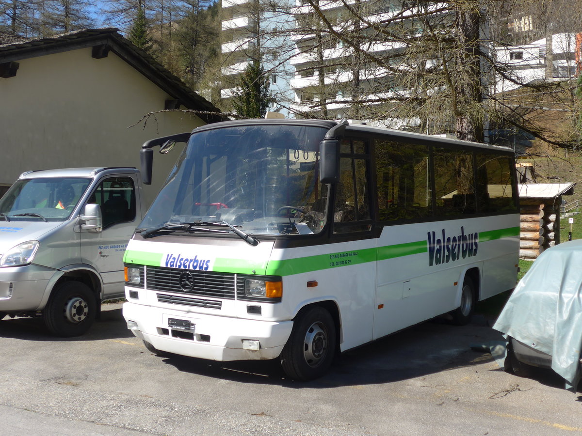 (179'556) - Valserbus, Vals - Mercedes/Auwrter am 14. April 2017 in Vals, Therme