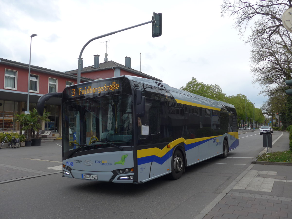 (179'659) - SWS Singen - KN-JS 467 - Solaris am 17. April 2017 beim Bahnhof Singen