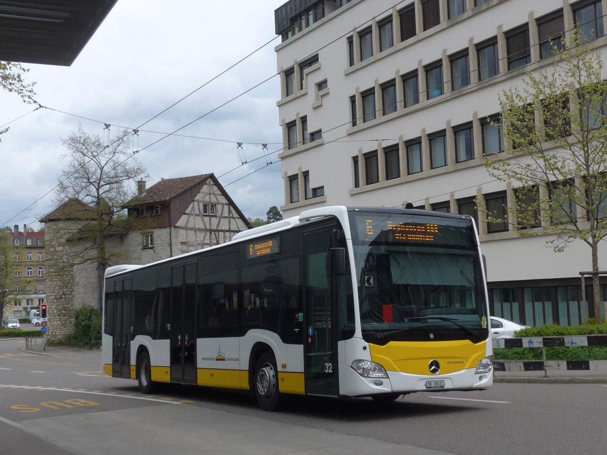 (179'672) - VBSH Schaffhausen - Nr. 32/SH 38'032 - Mercedes am 17. April 2017 beim Bahnhof Schaffhausen