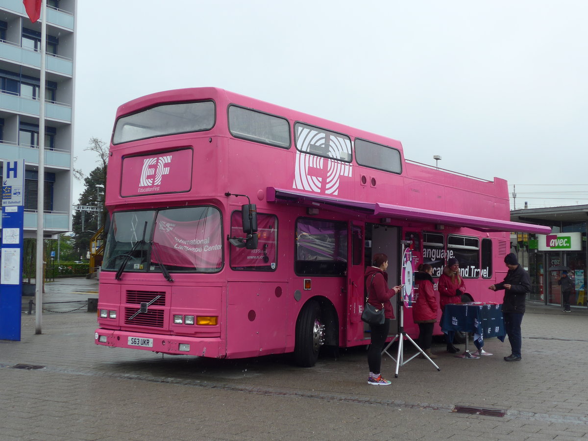 (179'712) - Aus England: EF, London - S63 UKR - Volvo am 26. April 2017 beim Bahnhof Wil