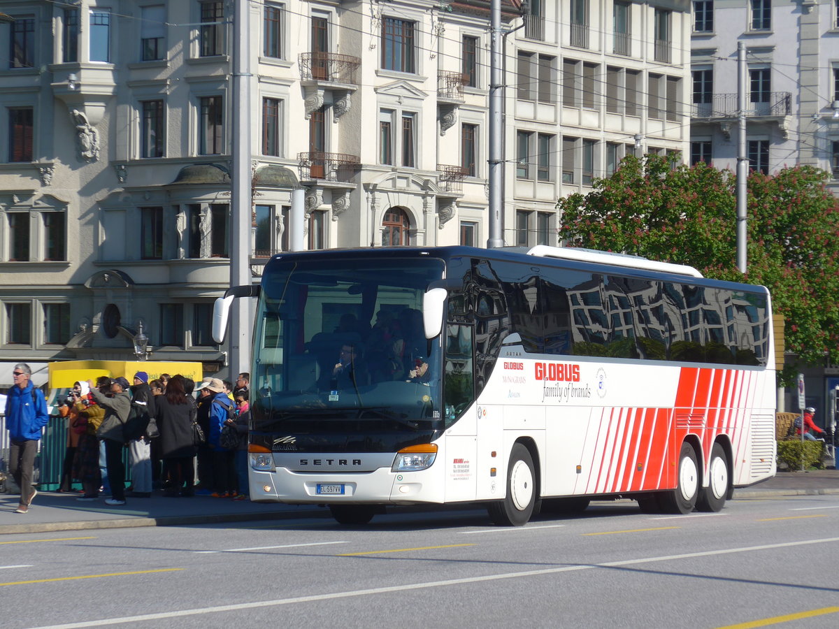 (179'760) - Aus Italien: Miranda, Terzigno - EL-597 VV - Setra am 29. April 2017 in Luzern, Bahnhofbrcke