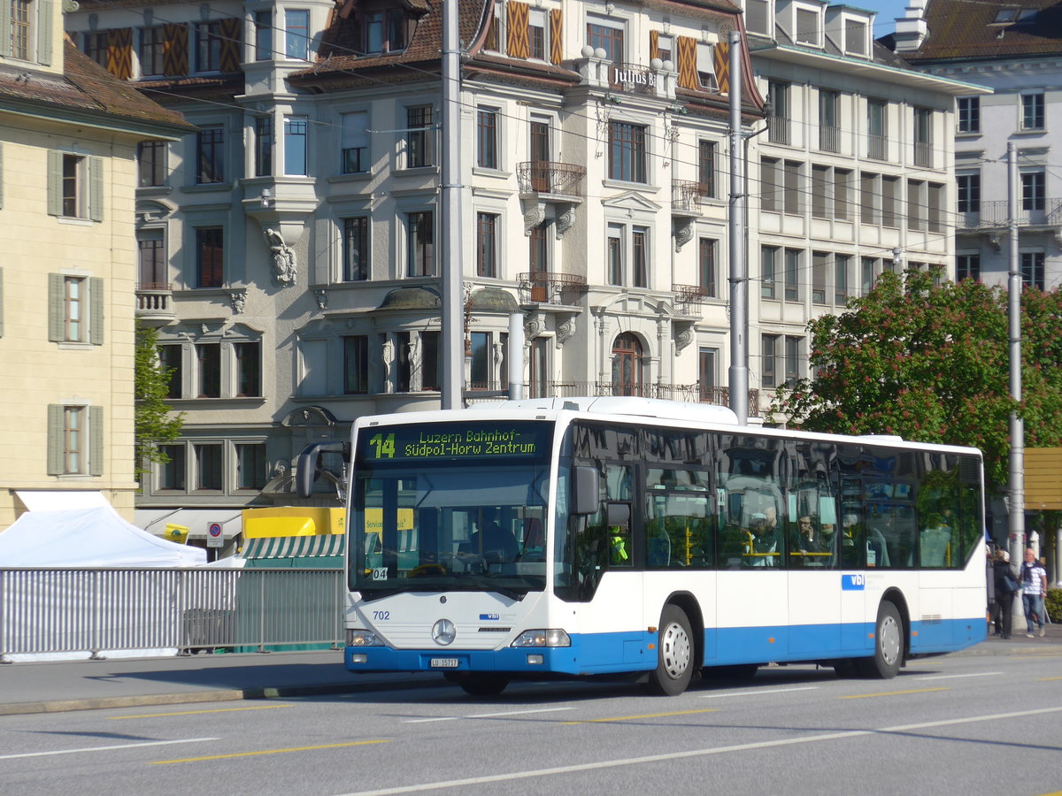 (179'7668) - VBL Luzern - Nr. 702/LU 15'717 - Mercedes (ex Heggli, Kriens Nr. 702; ex EvoBus, Kloten) am 29. April 2017 in Luzern, Bahnhofbrcke