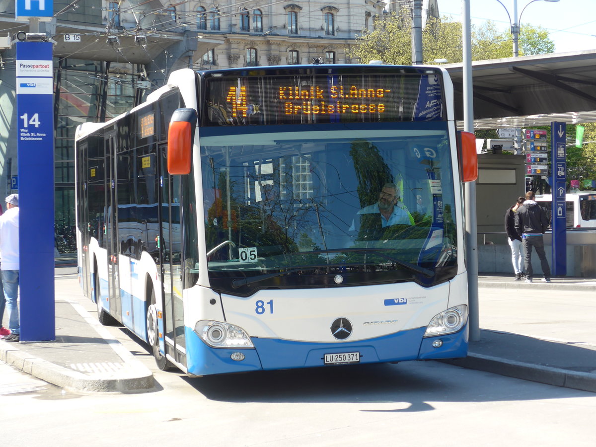 (179'844) - VBL Luzern - Nr. 81/LU 250'371 - Mercedes am 29. April 2017 beim Bahnhof Luzern