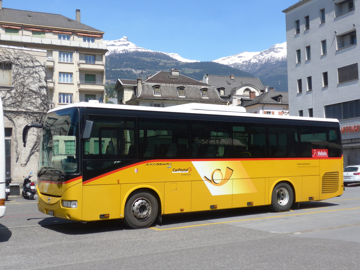 (179'930) - TSAR, Sierre - VS 76'245 - Irisbus am 30. April 2017 beim Bahnhof Sierre