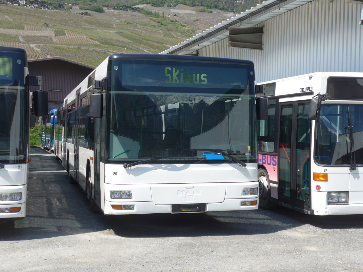 (179'944) - Buchard, Leytron - Nr. 98 - MAN (ex TN Neuchtel Nr. 222) am 30. April 2017 in Leytron, Garage