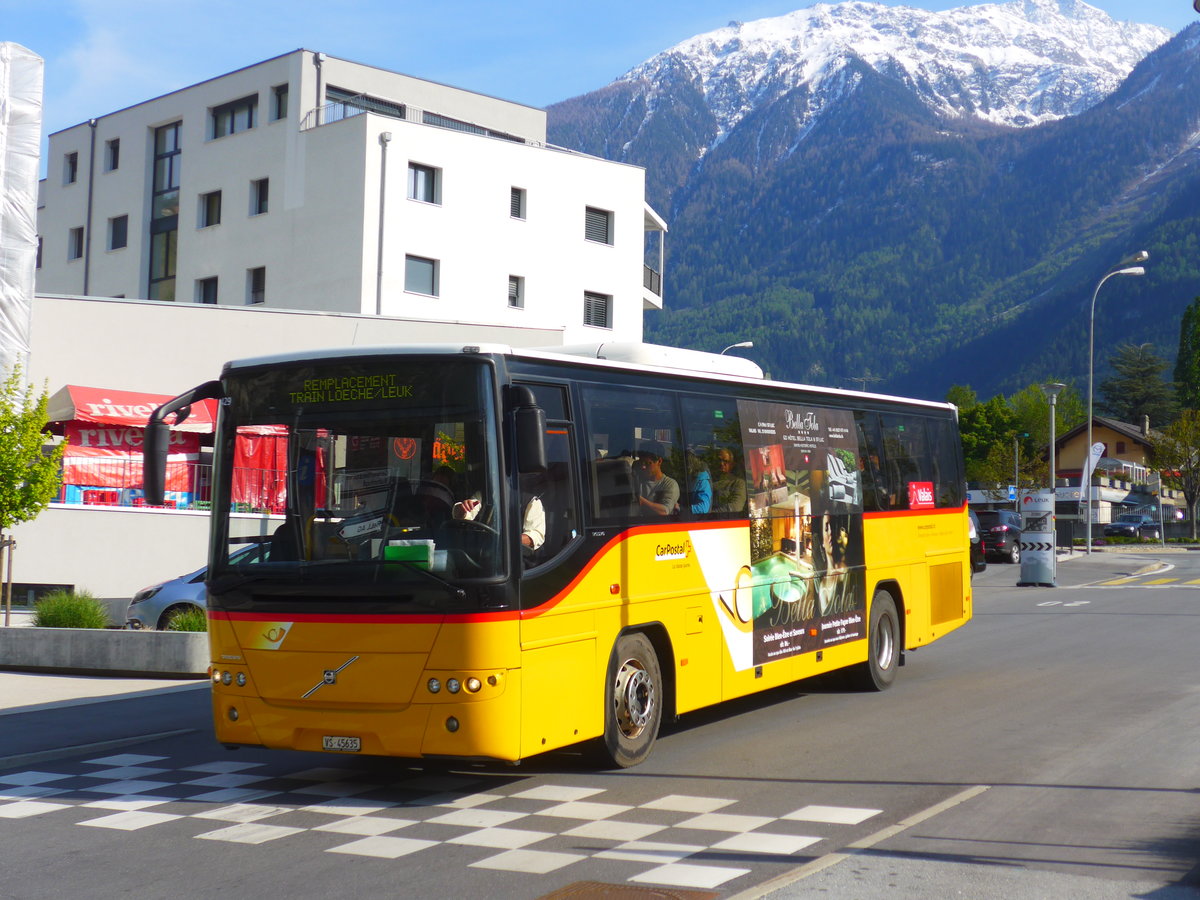 (179'967) - TSAR, Sierre - VS 45'635 - Volvo (ex Epiney, Ayer) am 30. April 2017 beim Bahnhof Leuk