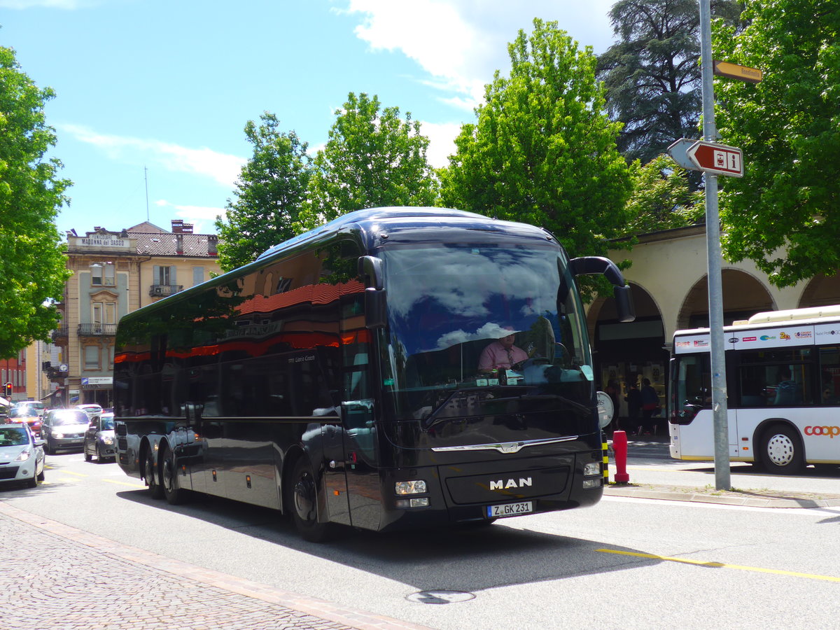 (180'095) - Aus Deutschland: Kaiser, Zwickau - Z-GK 231 - MAN am 13. Mai 2017 beim Bahnhof Locarno