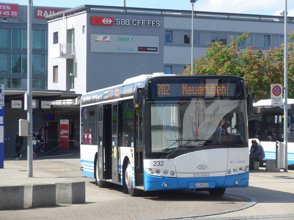 (180'178) - WilMobil, Wil - Nr. 232/SG 390'767 - Solaris am 21. Mai 2017 beim Bahnhof Wil