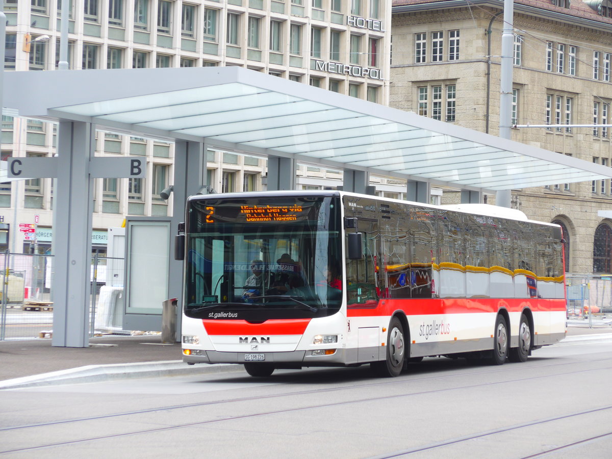 (180'222) - St. Gallerbus, St. Gallen - Nr. 226/SG 198'226 - MAN am 21. Mai 2017 beim Bahnhof St. Gallen