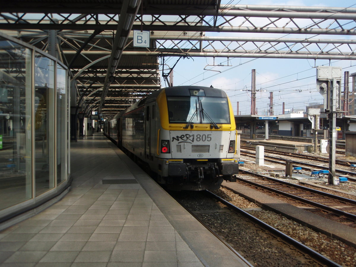1805 als IC Oostende - Eupen in Bruxelles-Midi. 25.05.2019