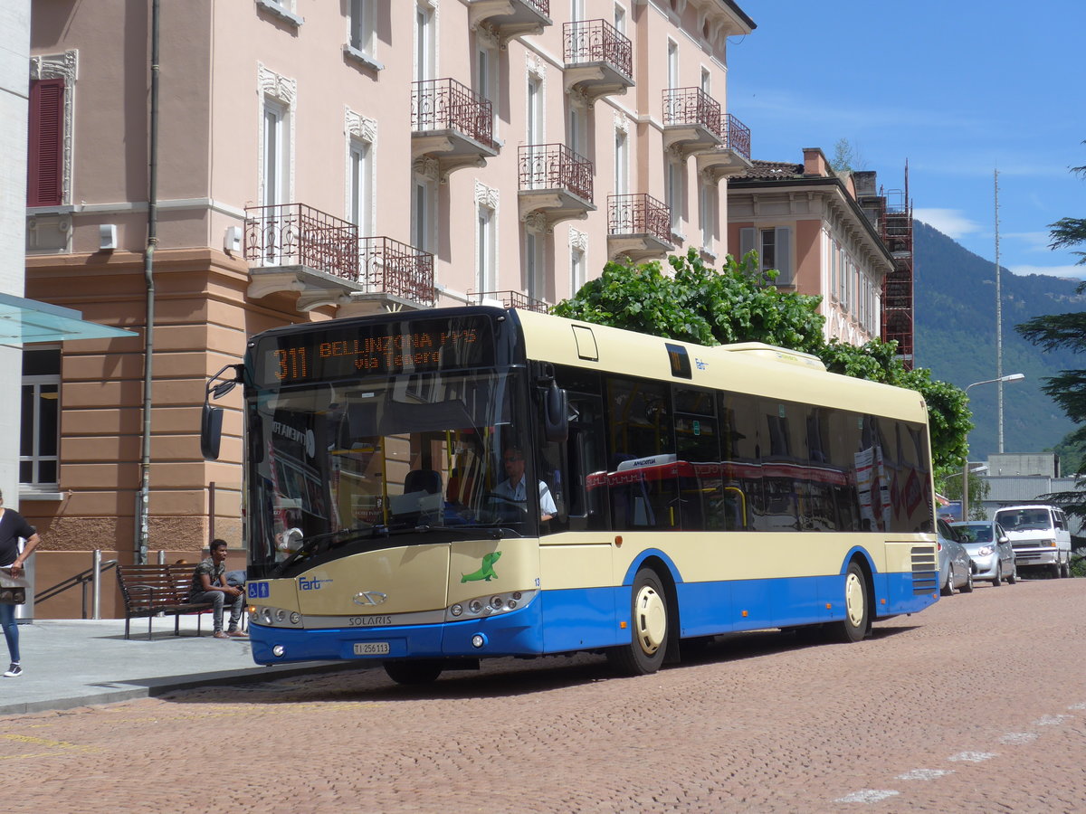 (180'540) - FART Locarno - Nr. 13/TI 256'113 - Solaris am 23. Mai 2017 beim Bahnhof Bellinzona