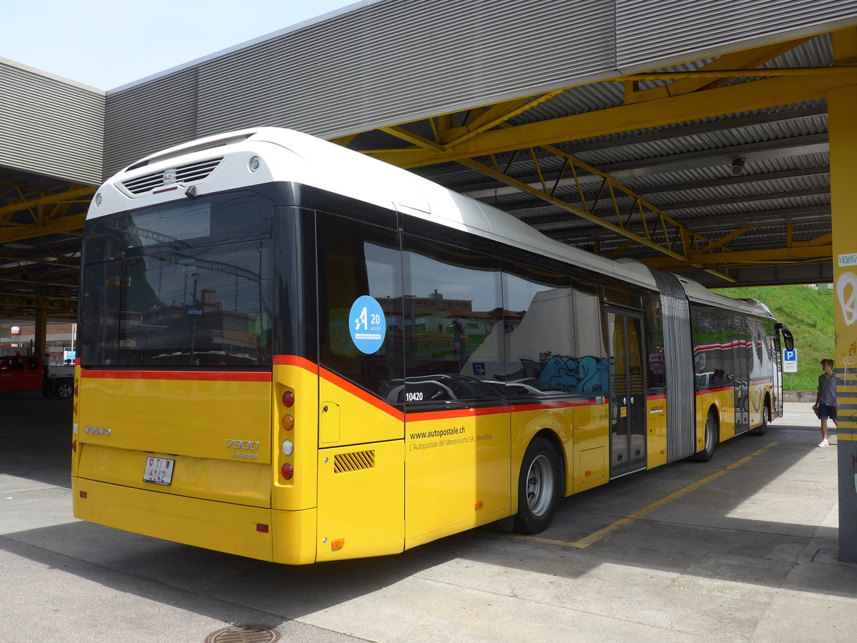 (180'589) - Autopostale, Mendrisio - TI 6142 - Volvo am 23. Mai 2017 beim Bahnhof Mendrisio