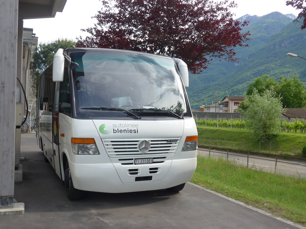 (180'616) - ABl Biasca - Nr. 3/TI 231'003 - Mercedes am 23. Mai 2017 in Biasca, Garage