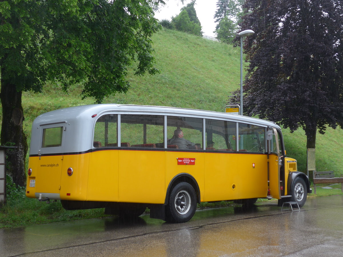 (180'925) - Schlapp, Cottens - FR 300'537 - Saurer/Saurer (ex SATEG, Lausanne; ex P 23'086; ex P 2138) am 4. Juni 2017 beim Bahnhof Emmenmatt