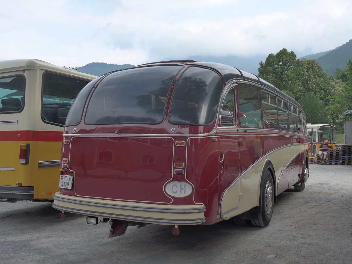 (181'298) - Riviera Carburant Lavage, St-Lgier - VD 4129 - FBW/R&J (ex Siegenthaler, Grnenmatt; ex Heini, Zrich; ex TSG Blumenstein Nr. 1) am 24. Juni 2017 in Aigle, Saurertreffen