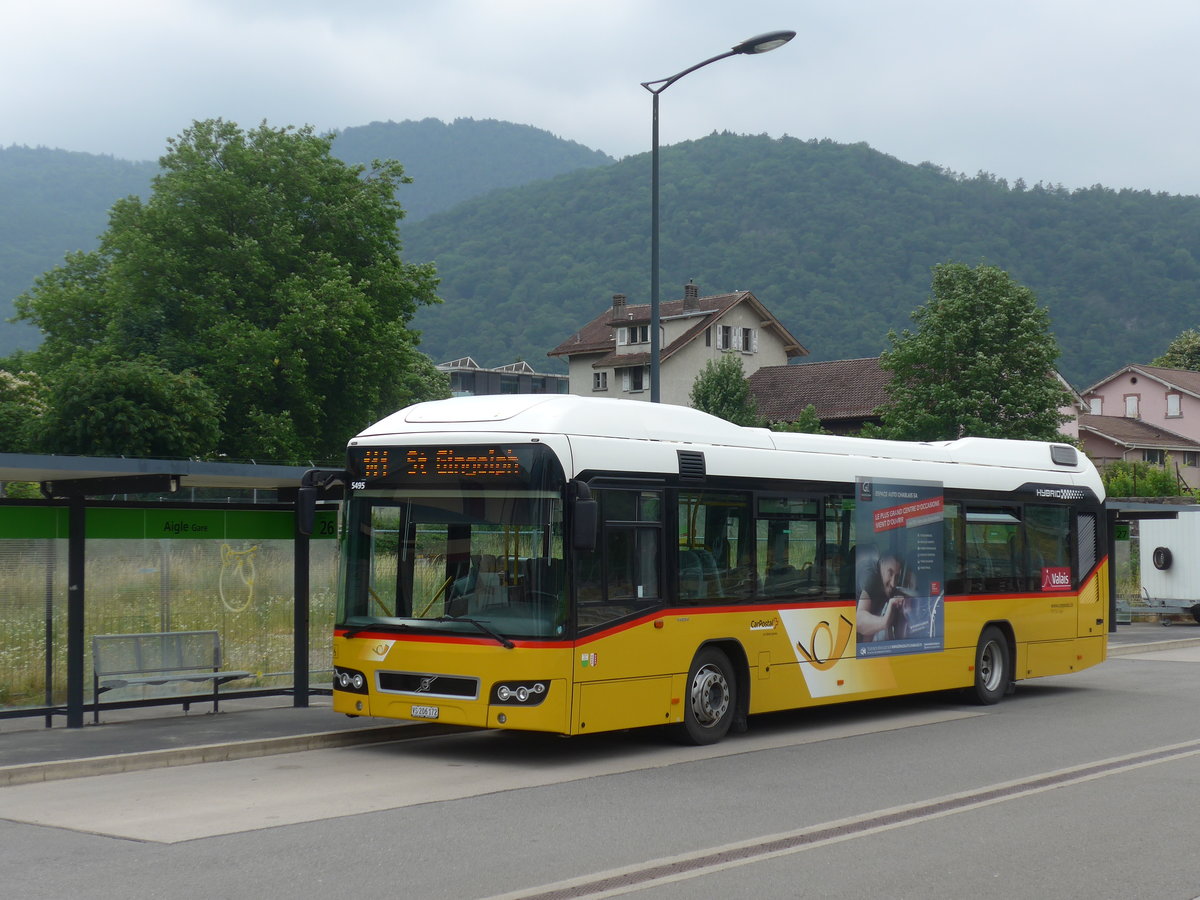 (181'315) - TPC Aigle - VS 206'172 - Volvo am 24. Juni 2017 beim Bahnhof Aigle